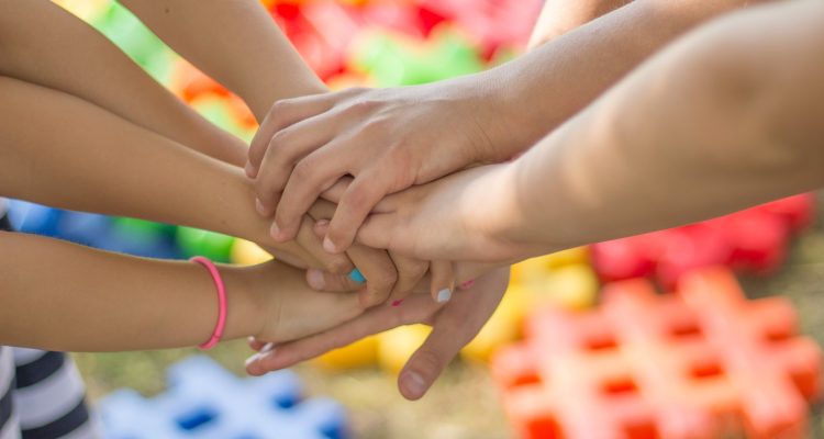 4 idées pour occuper les enfants en famille sans écran !